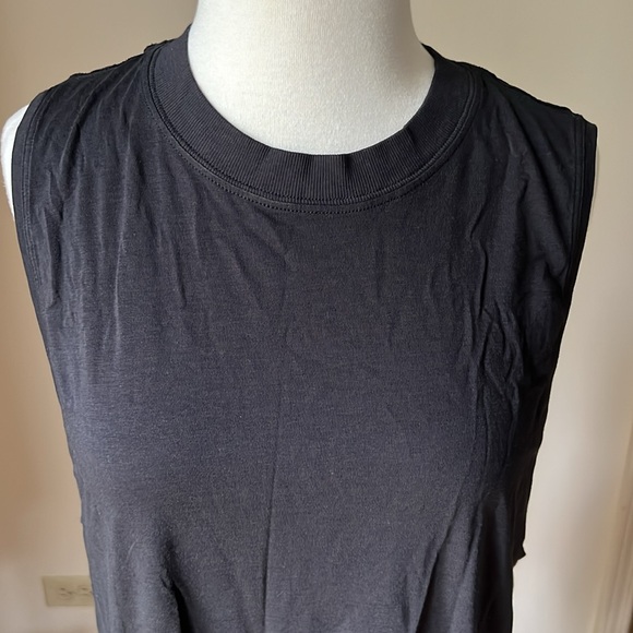 LULULEMON Women’s Classic Black Tank with NBA Logo Size 8/10 - Picture 2 of 11